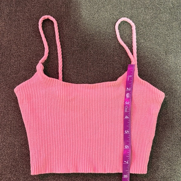 Chic Pink Ribbed Crop Top - Picture 4 of 4